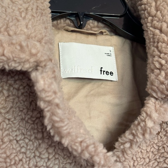 Aritzia Jacket - Picture 6 of 7